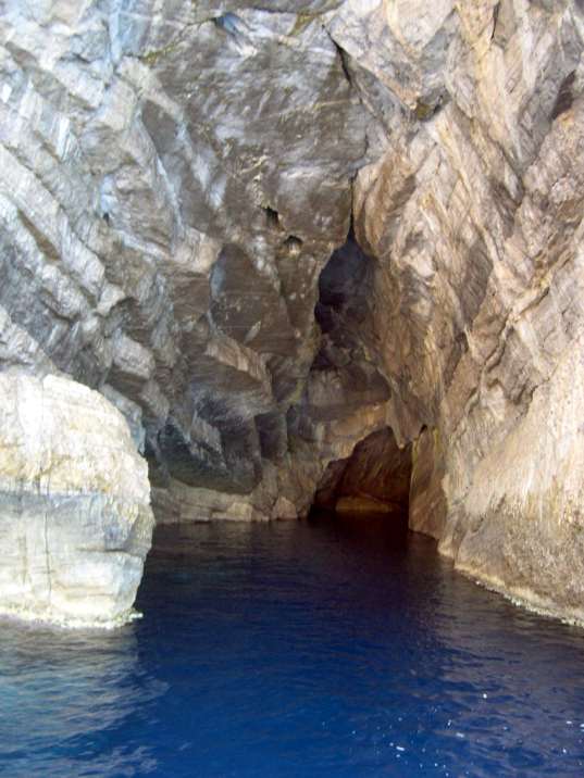 La Grotta della Bombarda a Marettimo